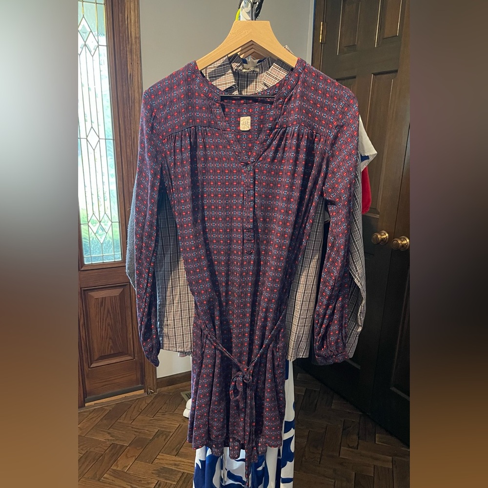 GAP Red and Blue V-Neck Bishop Sleeve Dress